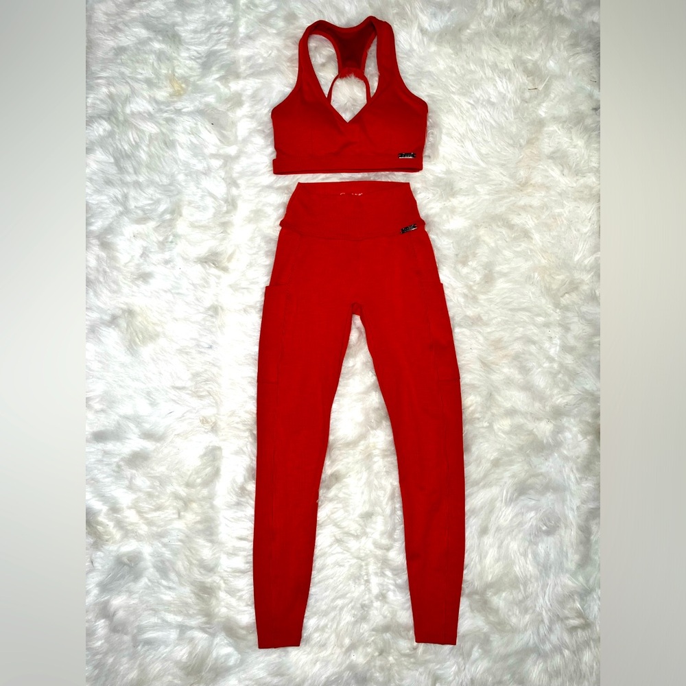 LIKE NEW BOMBSHELL SPORTSWEAR MATCHING SET 🧡